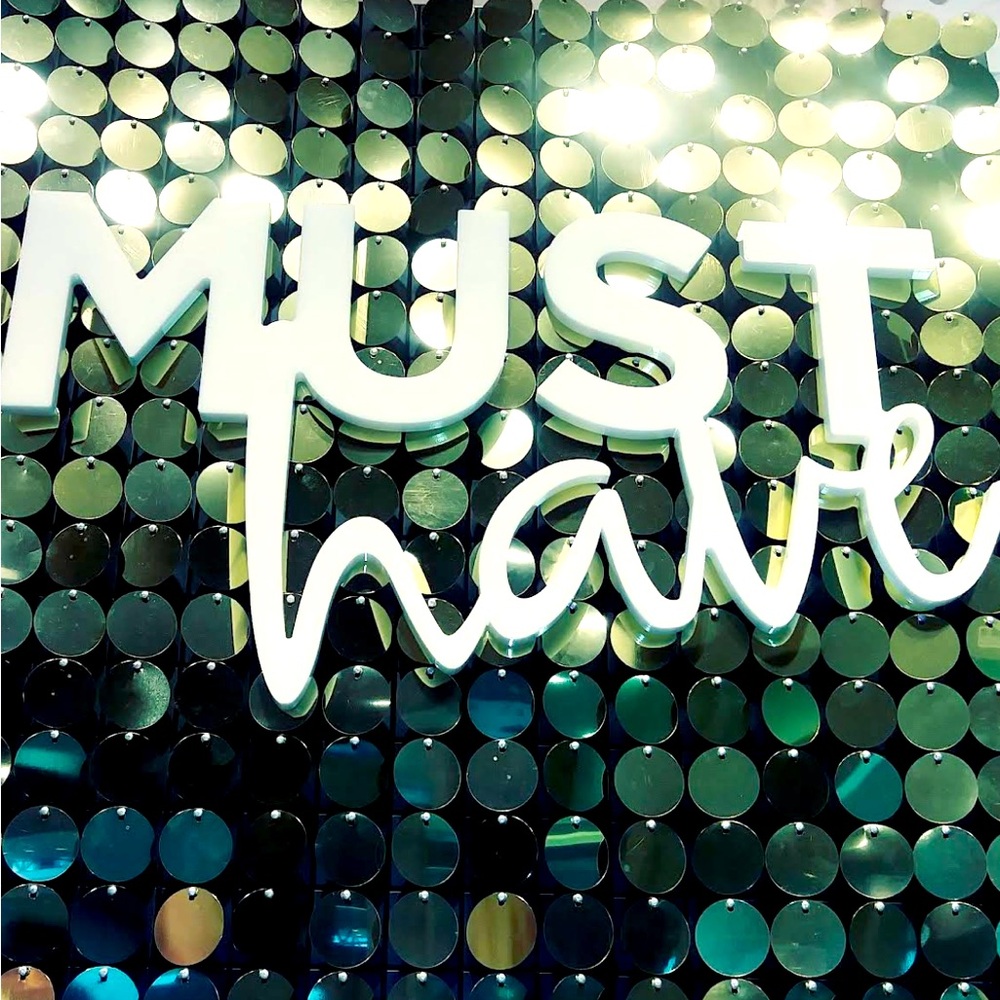 20% OFF when bundle 2 items.
New to Poshmark?
Use my QR code ➡️